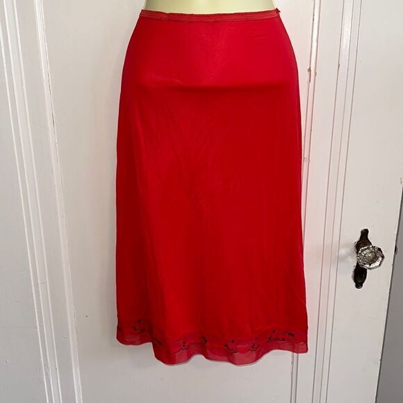 Vtg 50s/60s Lorraine red nylon half slip with black & red embroidered hem - Picture 1 of 6